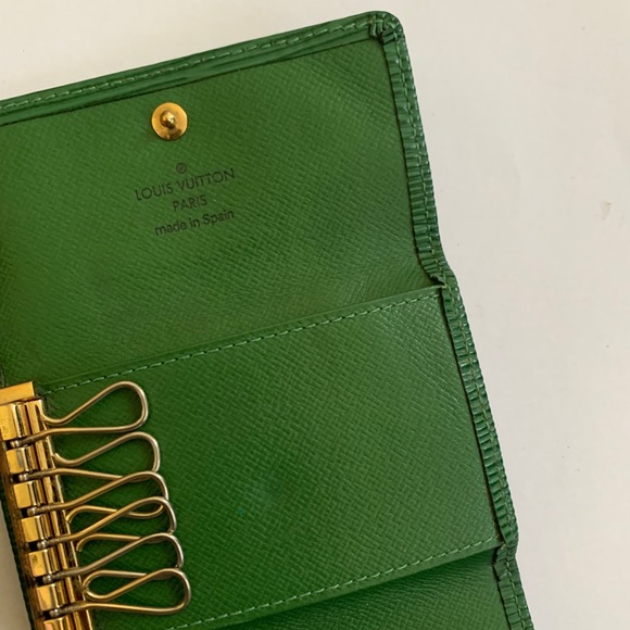 Vintage Louis Vuitton Epi Leather 6 Keyholder - Picture 12 of 13
